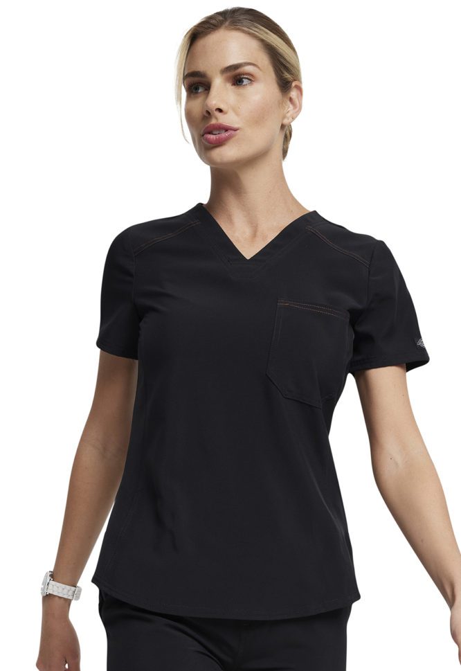 Women's Tuckable One Pocket V-neck Top