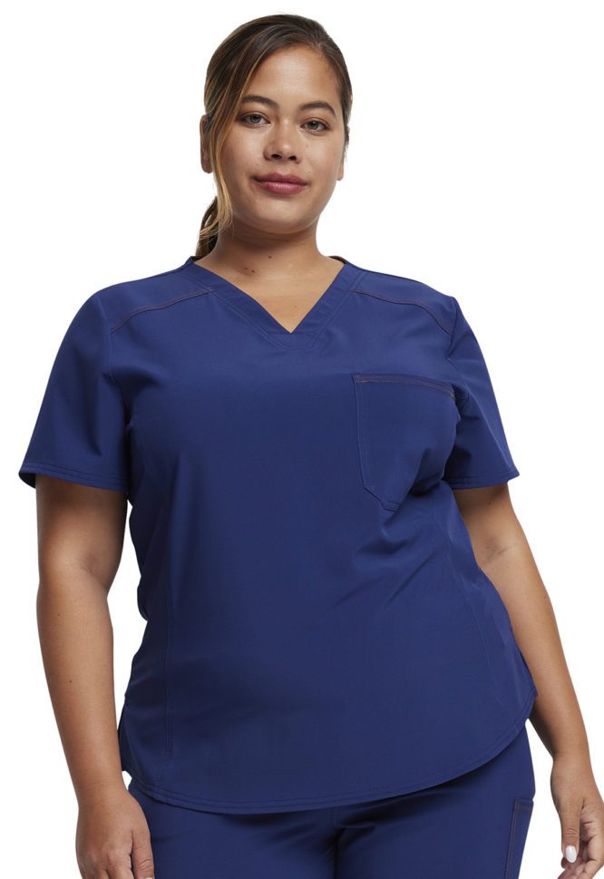 Women's Tuckable One Pocket V-neck Top